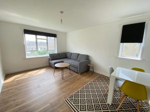 27 Ballendean Road, Dundee, DD4 8NH